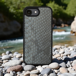 Накладка SkinBacker Mini Python Scales для Apple iPhone 16 Сірий