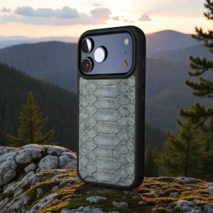 Накладка SkinBacker Python Scales для Apple iPhone 17 Pro Сірий