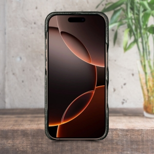 Кожаная накладка Stenk Reptile Cover для Apple iPhone 16 Pro Черный