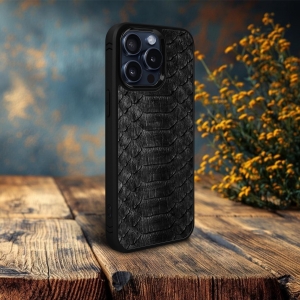 Накладка SkinBacker Python Scales для Apple iPhone 15 Pro Чорний