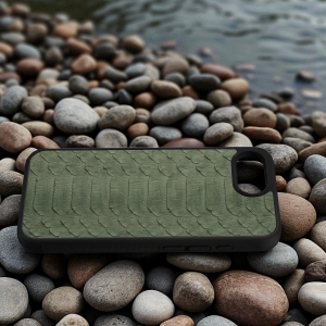 Накладка SkinBacker Python Scales для Apple iPhone 16е Оливковий
