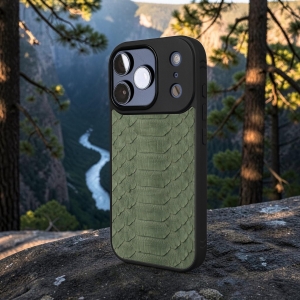 Накладка SkinBacker Python Scales для Apple iPhone 17 Оливковий