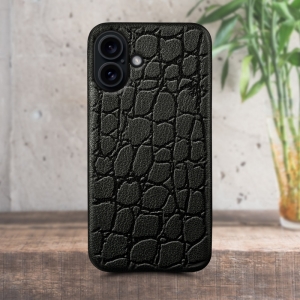 Кожаная накладка Stenk Reptile Cover для Apple iPhone 16 Plus Черный