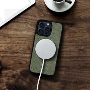 Накладка SkinBacker Mini Python Scales для Apple iPhone 15 Pro Оливковий