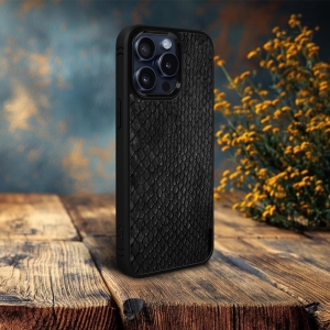 Накладка SkinBacker Mini Python Scales для Apple iPhone 15 Pro Чорний