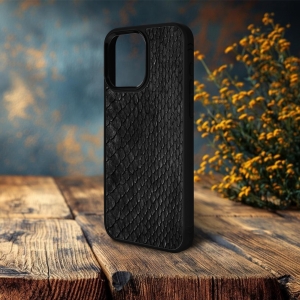Накладка SkinBacker Mini Python Scales для Apple iPhone 15 Pro Чорний