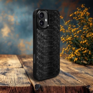 Накладка SkinBacker Python Scales для Apple iPhone 16 Plus Чёрный