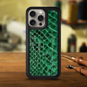 Кожаная накладка Stenk ExBacker для Apple iPhone 15 Pro Max Зелёный питон