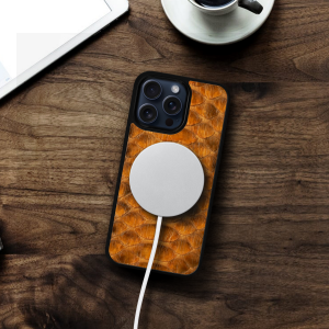 Накладка SkinBacker Python Scales для Apple iPhone 15 Pro Коричневий