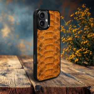 Накладка SkinBacker Python Scales для Apple iPhone 16 Plus Коричневый