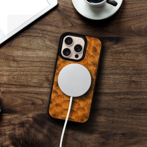 Накладка SkinBacker Python Scales для Apple iPhone 16 Pro Коричневий