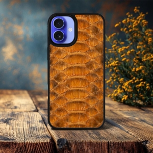 Накладка SkinBacker Python Scales для Apple iPhone 16 Коричневий