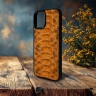 Накладка SkinBacker Python Scales для Apple iPhone 16 Коричневый