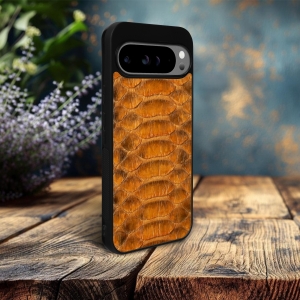 Накладка SkinBacker Python Scales для Google Pixel 9 Pro Коричневый