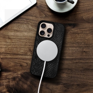 Накладка SkinBacker Mini Python Scales для Apple iPhone 16 Pro Max Чёрный