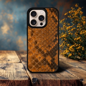 Накладка SkinBacker Mini Python Scales для Apple iPhone 16 Pro Коричневый