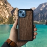 Кожаная накладка Stenk WoodBacker для Apple iPhone 13 Чёрная