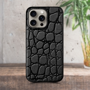 Кожаная накладка Stenk Reptile Cover для Apple iPhone 15 Pro Чёрная