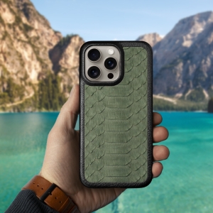 Кожаная накладка Stenk ExBacker Python Scales для Apple iPhone 15 Pro Max Оливковый