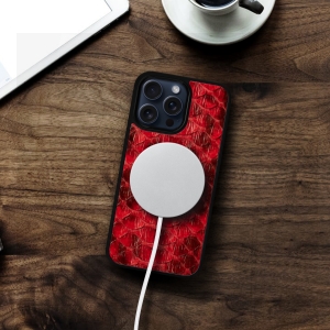 Накладка SkinBacker Python Scales для Apple iPhone 15 Pro Червоний