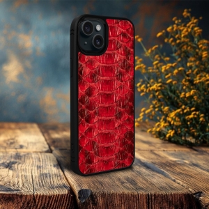 Накладка SkinBacker Python Scales для Apple iPhone 15 Красный