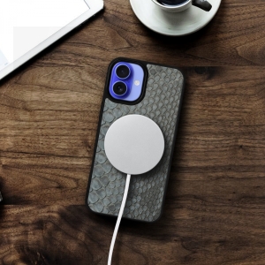 Накладка SkinBacker Mini Python Scales для Apple iPhone 16 Сірий