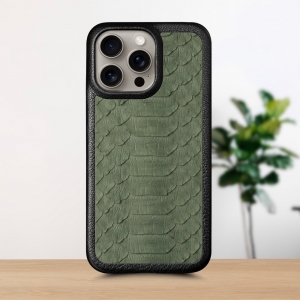 Кожаная накладка Stenk ExBacker Python Scales для Apple iPhone 15 Pro Оливковый