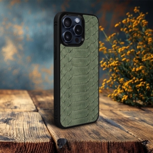 Накладка Python Scales SkinBacker для Apple iPhone 15 Pro Оливковий