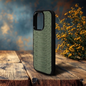 Накладка SkinBacker Python Scales для Apple iPhone 16 Pro Max Оливковый