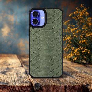 Накладка SkinBacker Python Scales для Apple iPhone 16 Оливковий