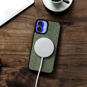 Накладка SkinBacker Python Scales для Apple iPhone 16 Оливковий