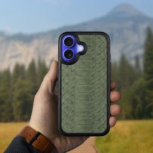 Шкіряна накладка Stenk ExBacker Python Scales Apple iPhone 16 Оливковий