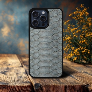 Накладка SkinBacker Python Scales для Apple iPhone 15 Pro Сірий