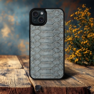 Накладка SkinBacker Python Scales для Apple iPhone 15 Серый