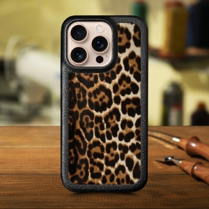 Кожаная накладка Stenk ExBacker для Apple iPhone 16 Pro Леопард пони