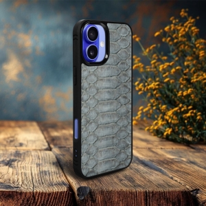 Накладка SkinBacker Python Scales для Apple iPhone 16 Серый