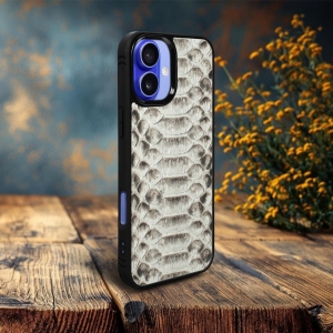Накладка SkinBacker Python Scales для Apple iPhone 16